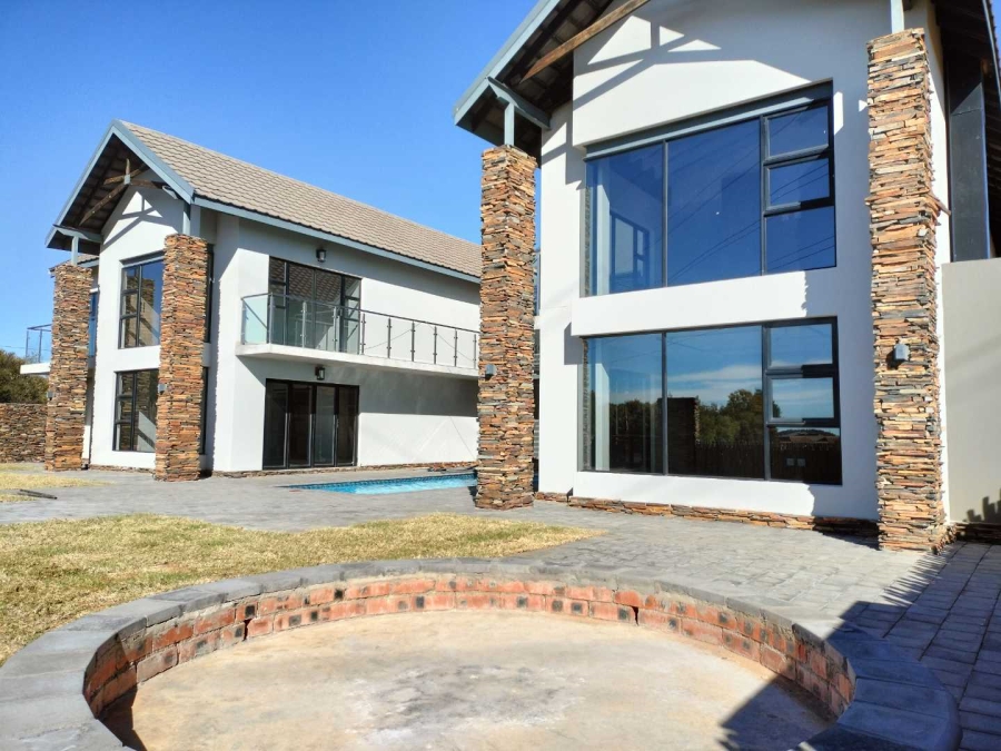 5 Bedroom Property for Sale in Lilyvale Free State